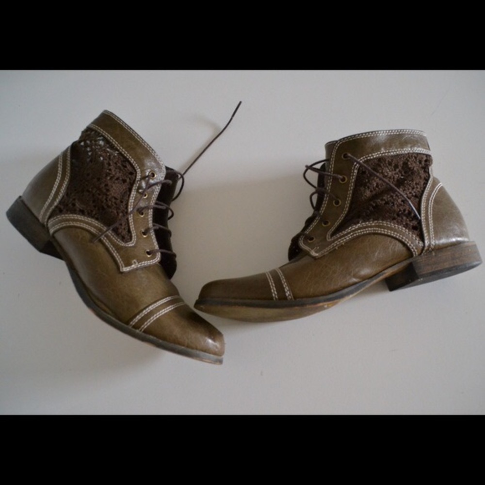 Aphorism Rustic Chic Crochet Ankle Boots